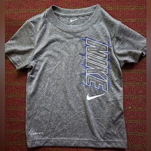 Nike Boys Gray Dri-FIT Graphic Tee (Size 5)